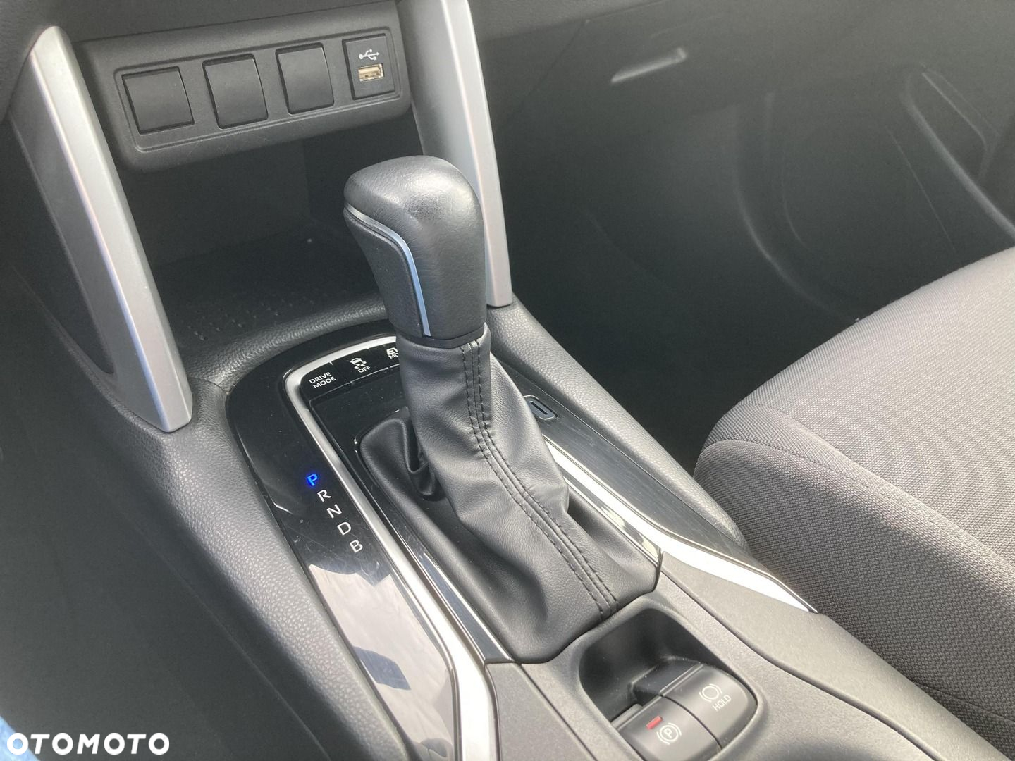 Toyota Corolla Cross 2.0 Hybrid Comfort - 25