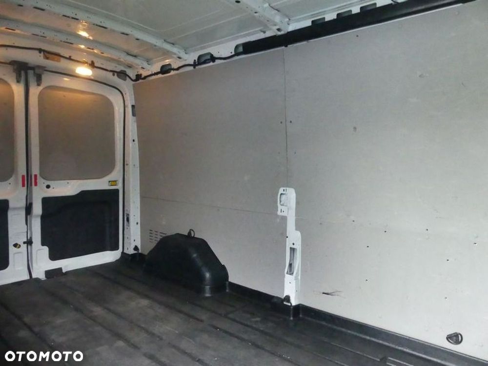 Ford Transit - 12