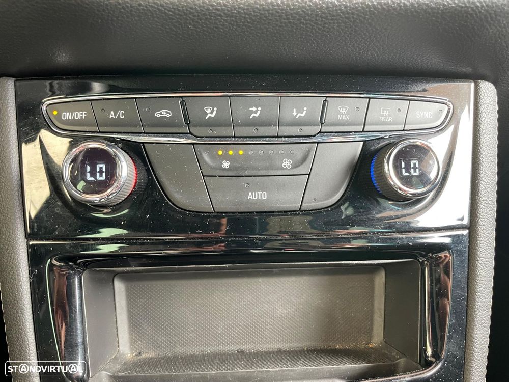 Opel Astra Sports Tourer 1.2 T Elegance - 26