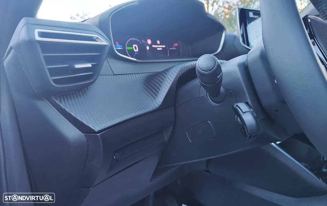 Peugeot e-2008 54 kWh Allure - 15