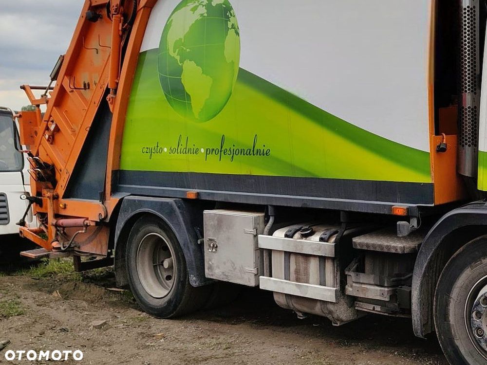 ZABUDOWA ŚMIECIARKI Z HYDRAULIKĄ SCANIA P94 DB4X2LB - 2