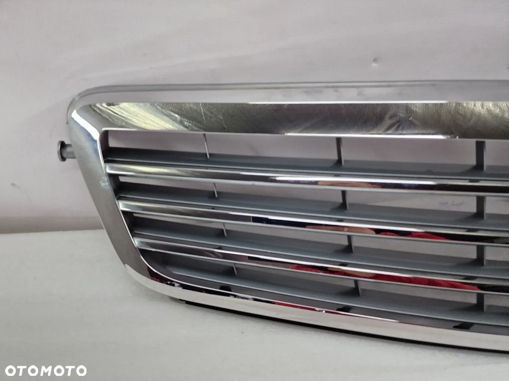 MERCEDES C-KLASSA W204 06- ATRAPA / GRILL PRZEDNI PRZÓD ŁADNY , NR A2048800323 , NR AUKCJI GL323 - 16