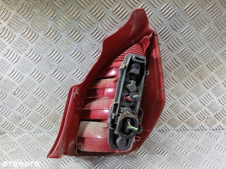 LAMPA LEWA TYLNA CITROEN C2 - 2