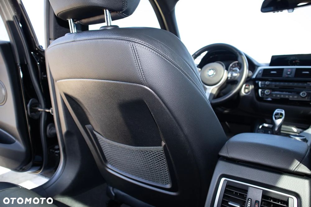 BMW Seria 3 330i xDrive M Sport - 26