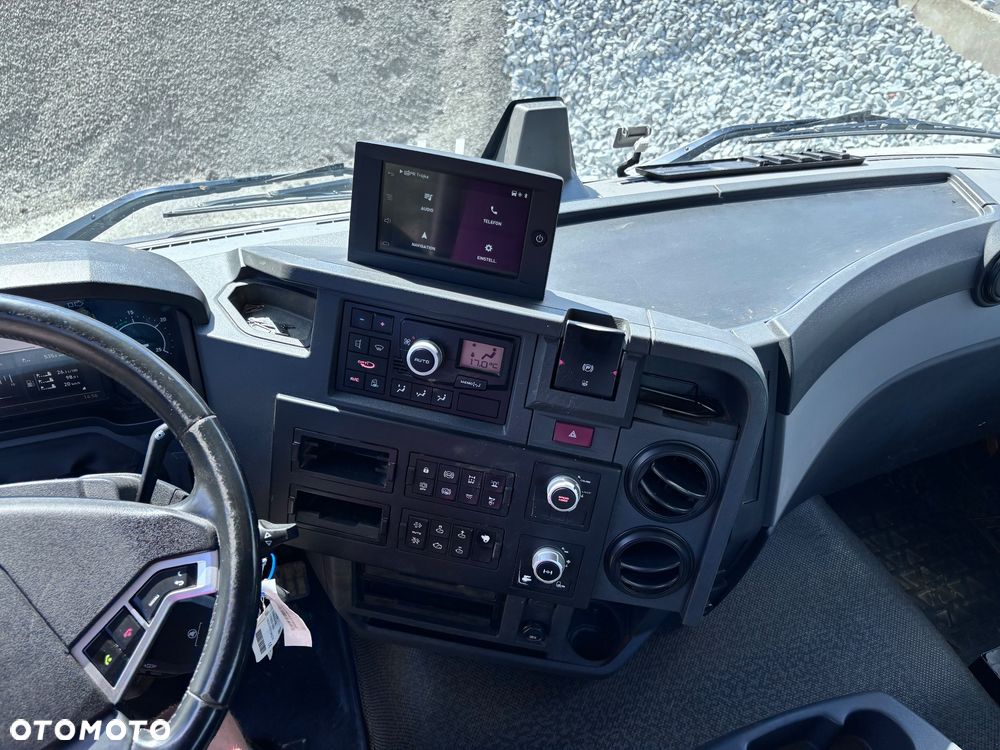 Renault C 480 Kerax - 13
