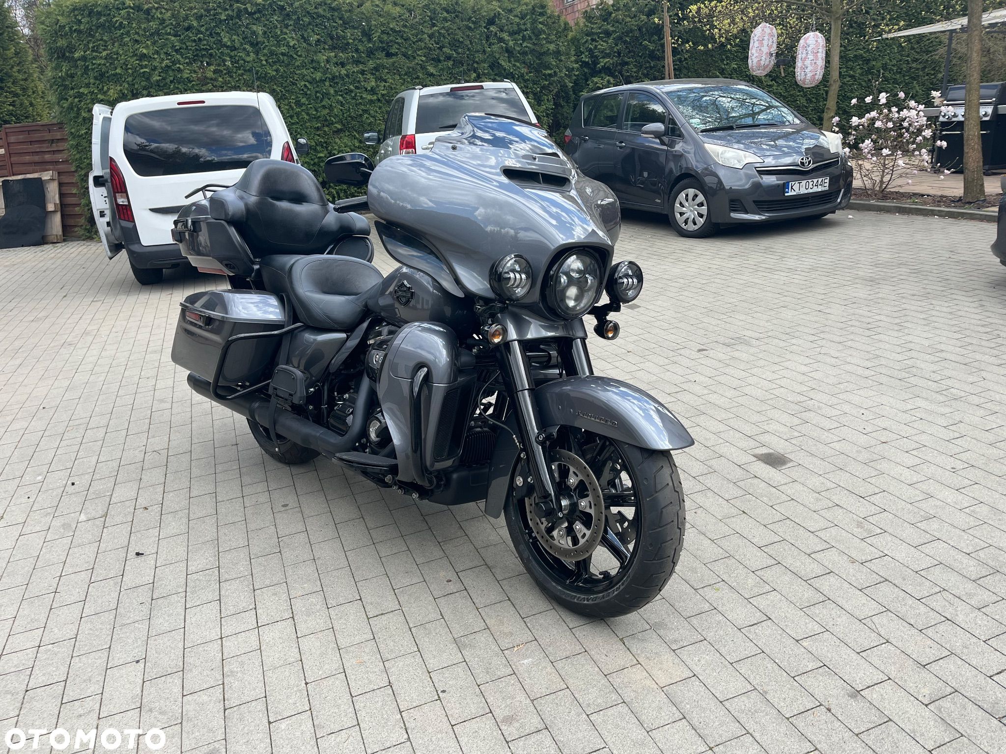 Harley-Davidson FLHS Electra Glide - 1