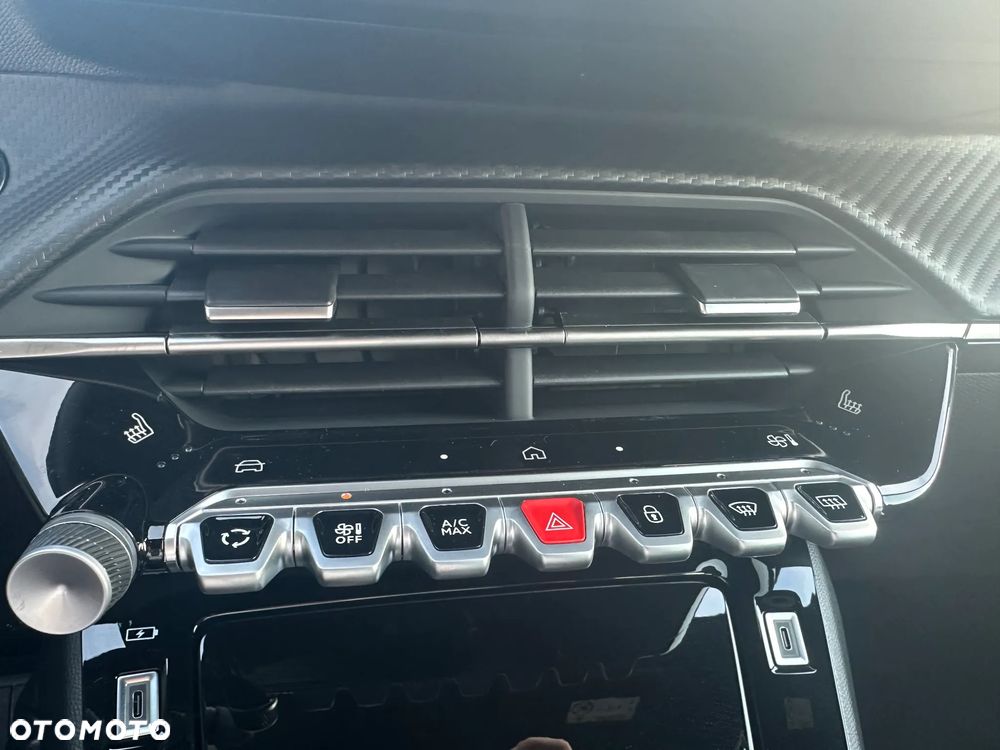 Peugeot 2008 PureTech mHEV Envy e-DCS6 - 23