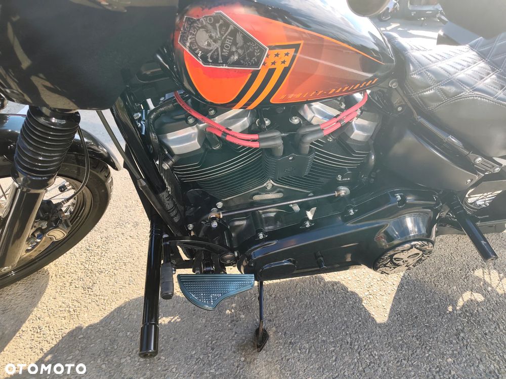 Harley-Davidson Softail Street Bob - 16