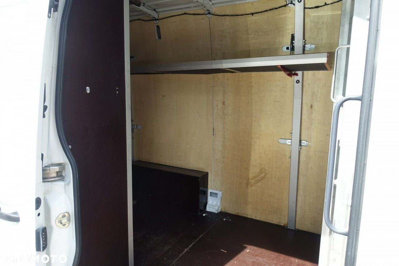 Mercedes-Benz Sprinter - 17