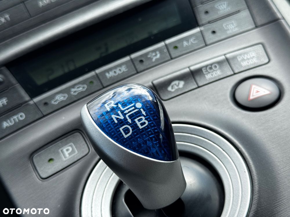 Toyota Prius 1.8 HSD Prestige - 16