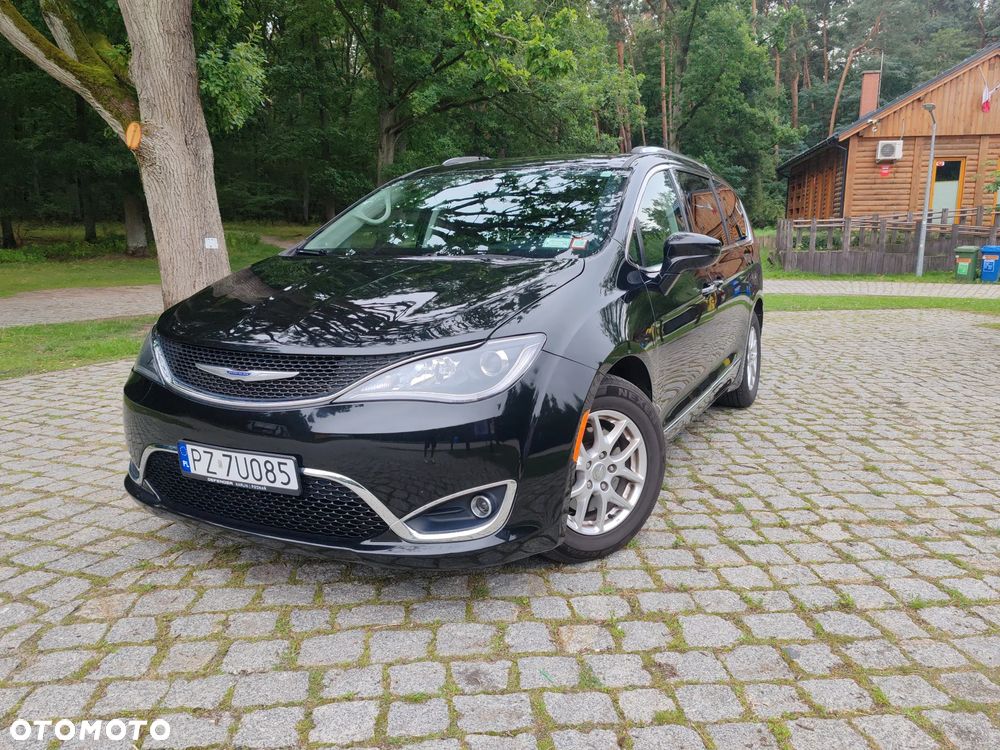 Chrysler Pacifica - 9