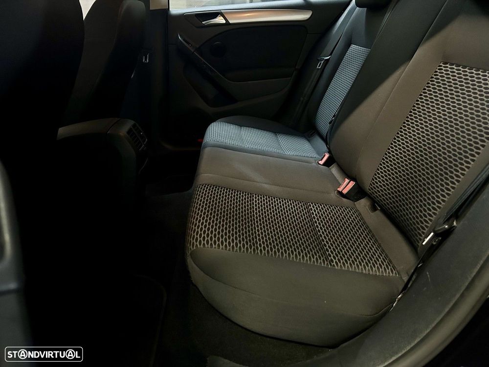 VW Golf 1.6 TDi Confortline - 41