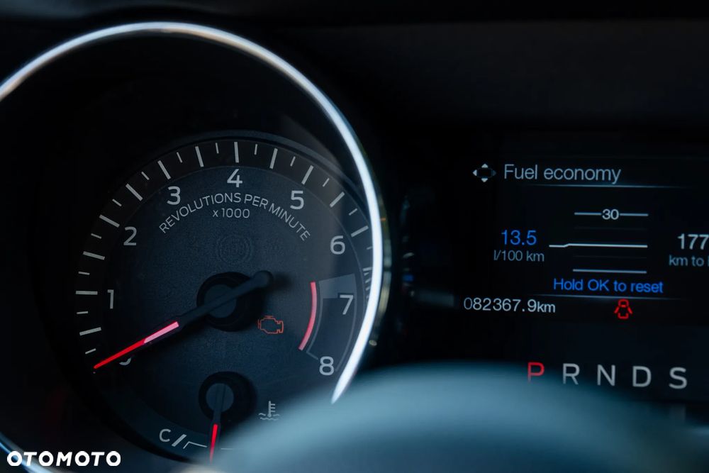 Ford Mustang 5.0 V8 GT - 10