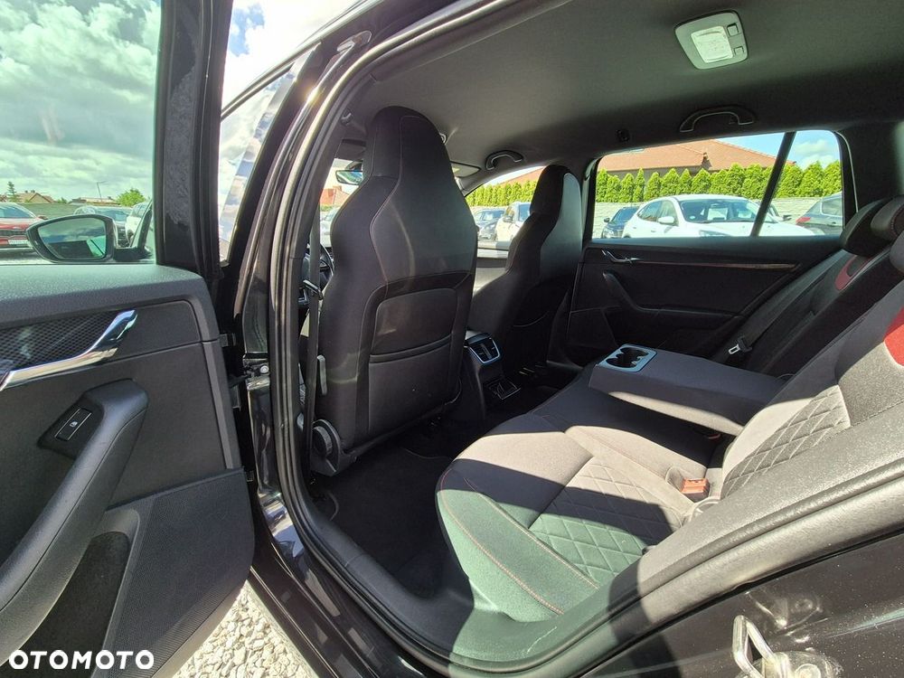 Skoda Octavia 2.0 TDI 4x4 DSG RS - 10