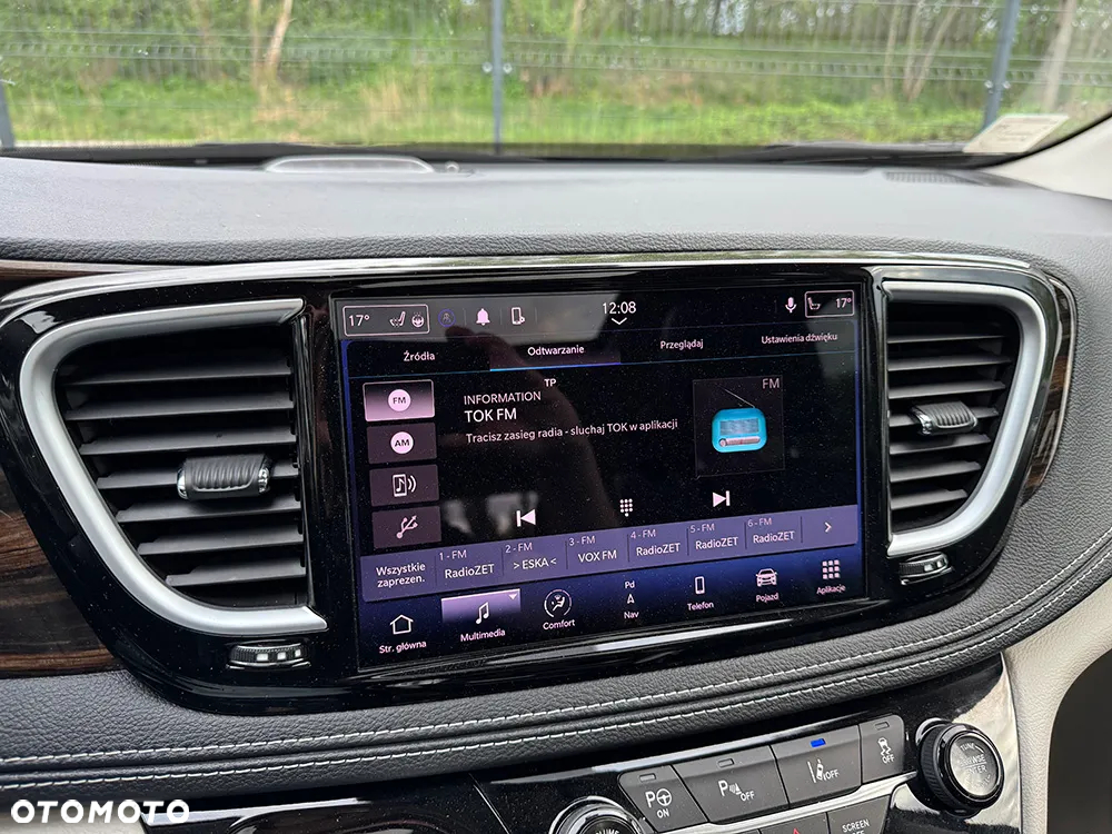 Chrysler Pacifica - 18