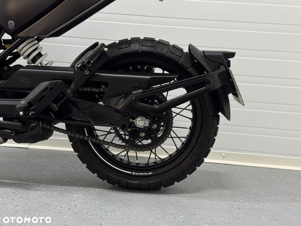 Husqvarna Svartpilen - 14