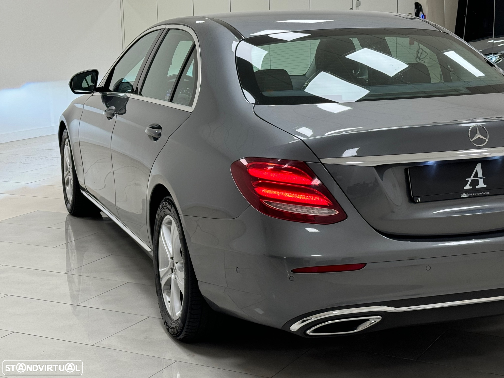 Mercedes-Benz E 220 d Exclusive - 13