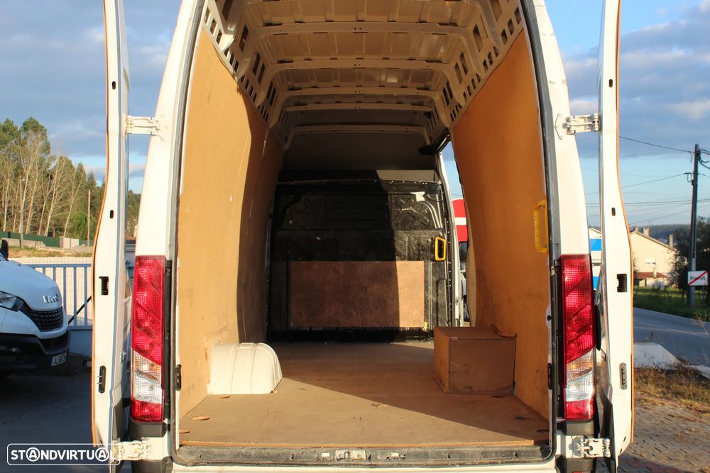 Iveco DAILY 35-160 // 18M3 // 2023 - 8