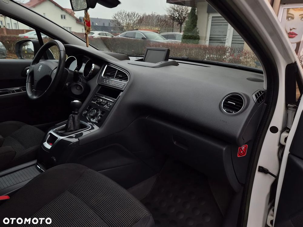 Peugeot 5008 - 16
