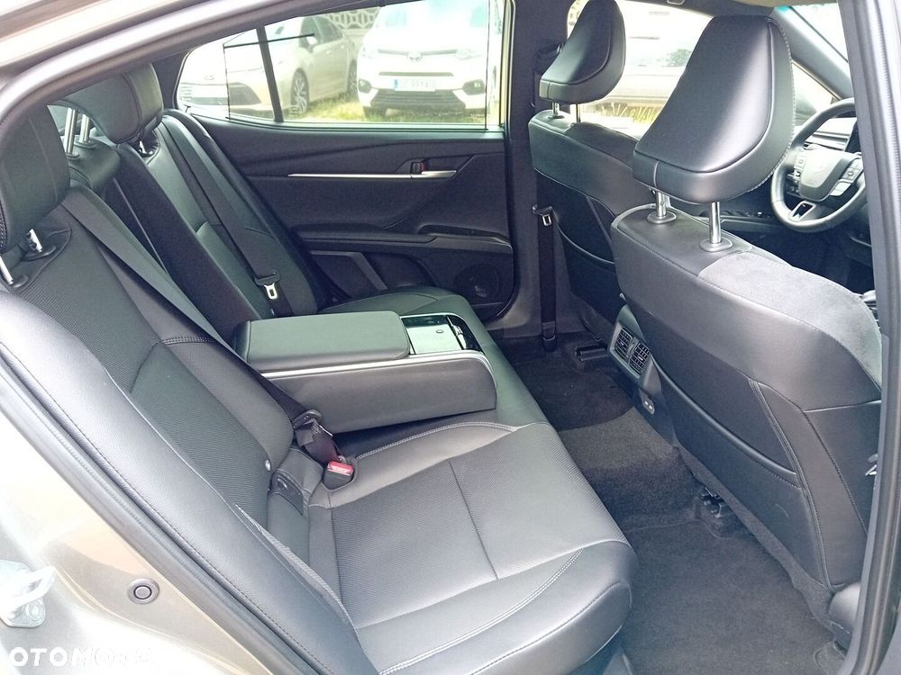 Toyota Camry - 9