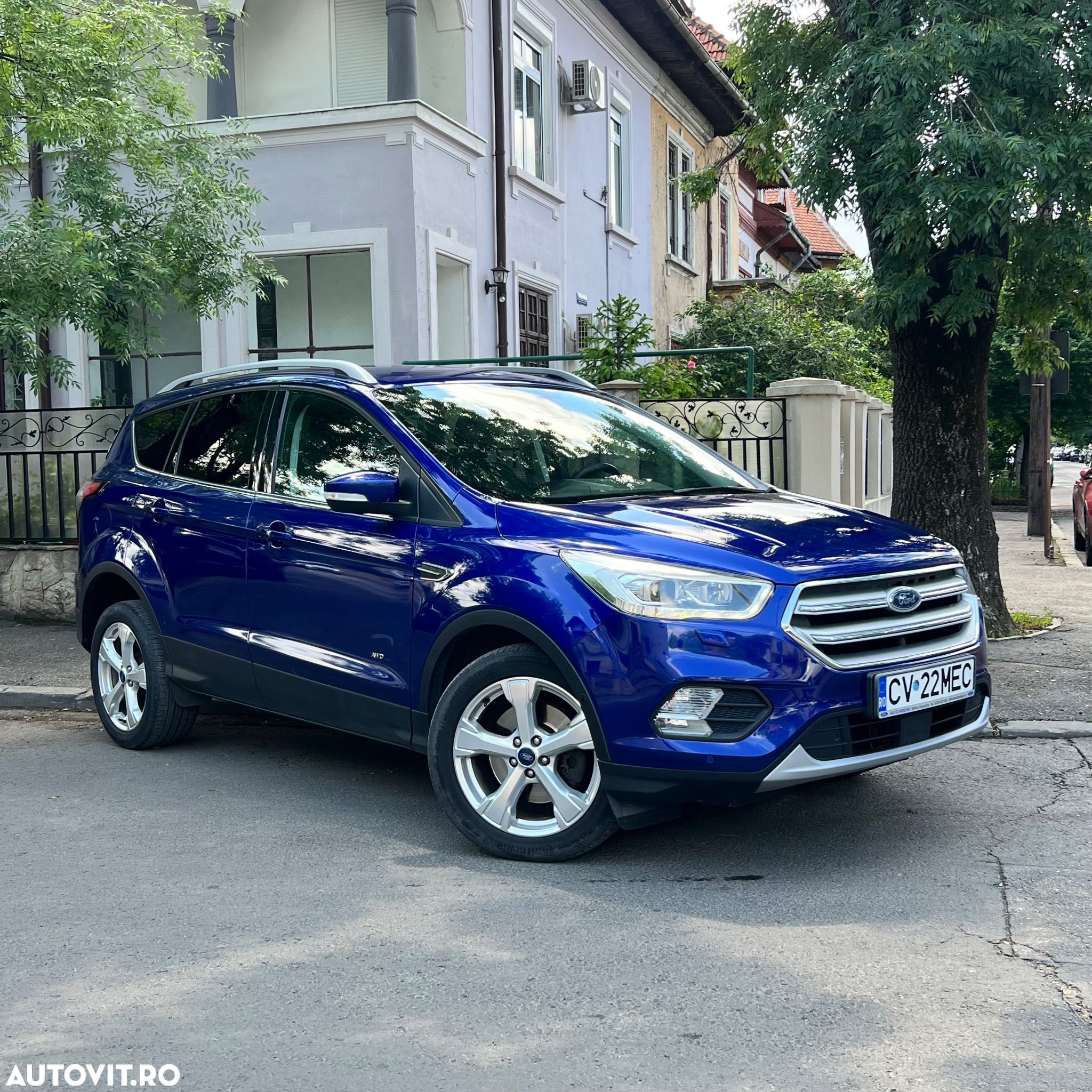 Ford Kuga 2.0 TDCi 4WD Powershift Titanium - 1