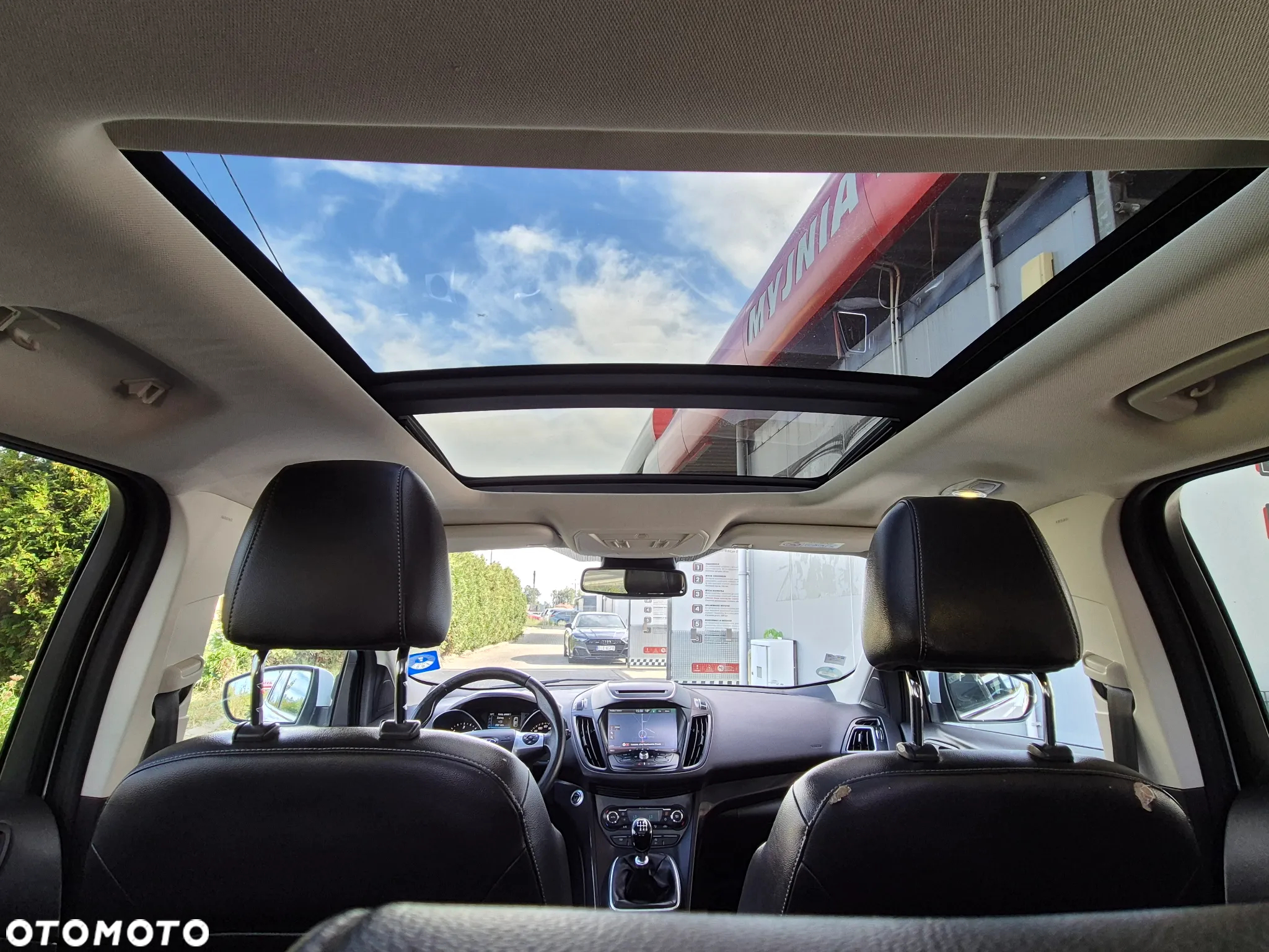 Ford Kuga 2.0 TDCi 2x4 Titanium - 28