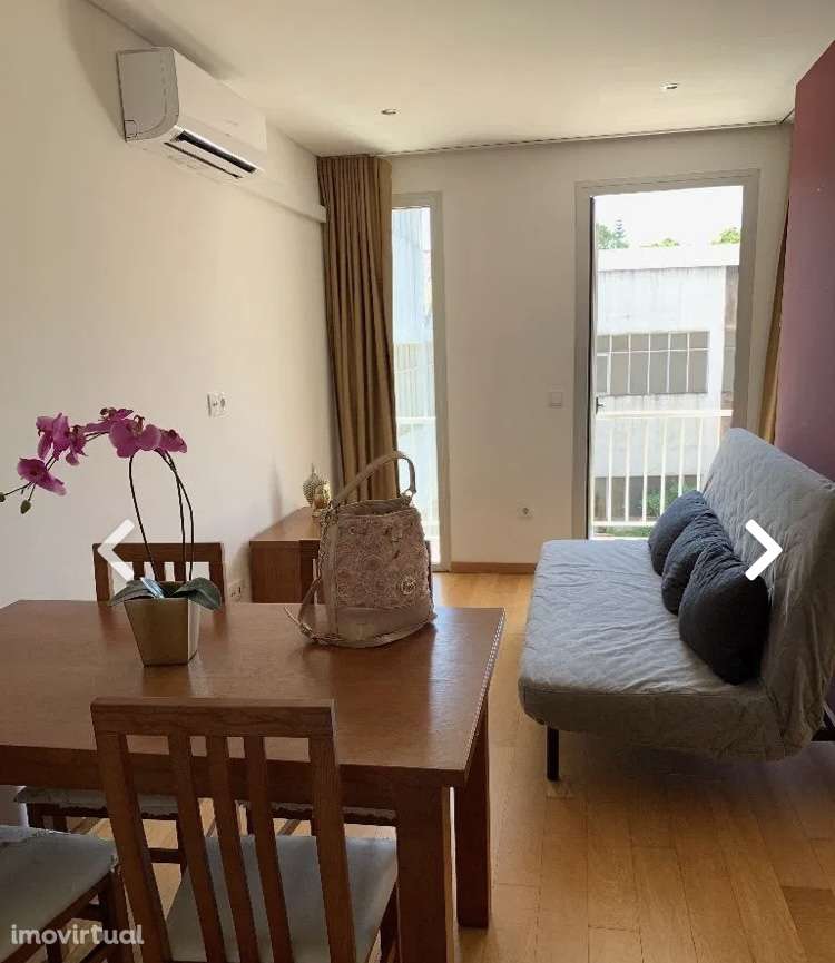 Arrendo T1 Marquês com Garagem e Varanda - Grande imagem: 2/8