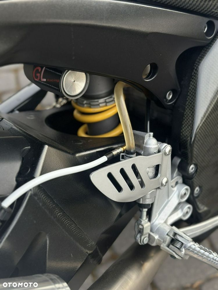 Suzuki GSX-R - 33