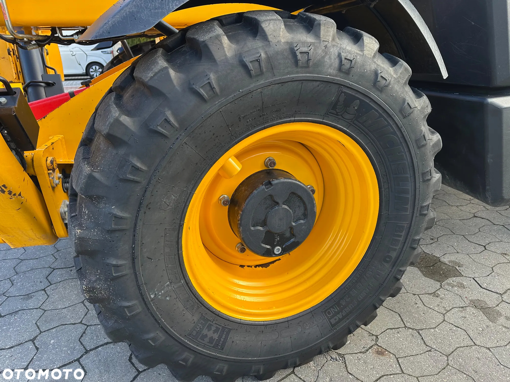 JCB 540-140 Hi Viz - 11