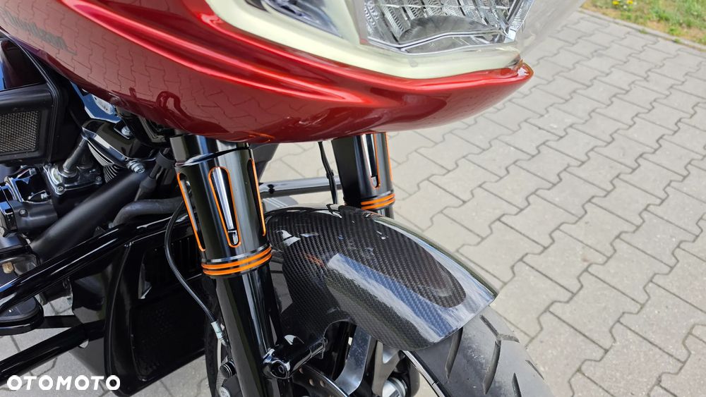 Harley-Davidson Touring Road Glide - 10