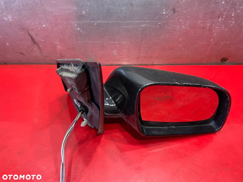 VW POLO 9N LUSTERKO PRAWE CZARNE - 2