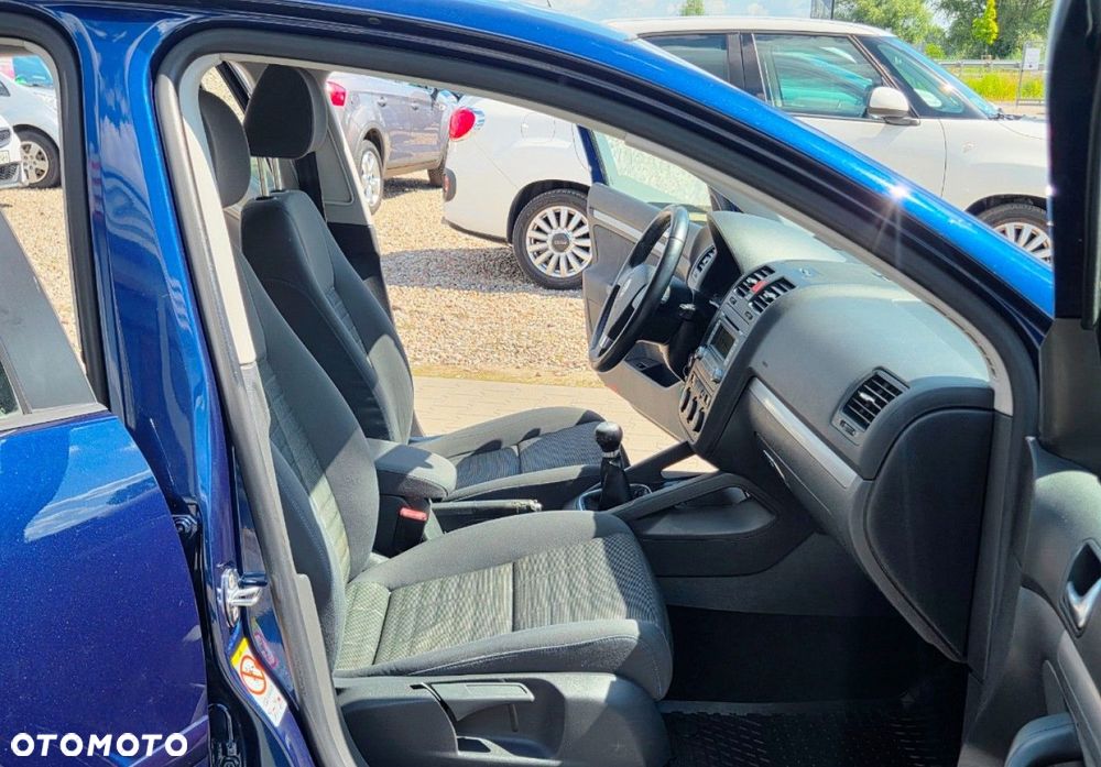 Volkswagen Golf - 28