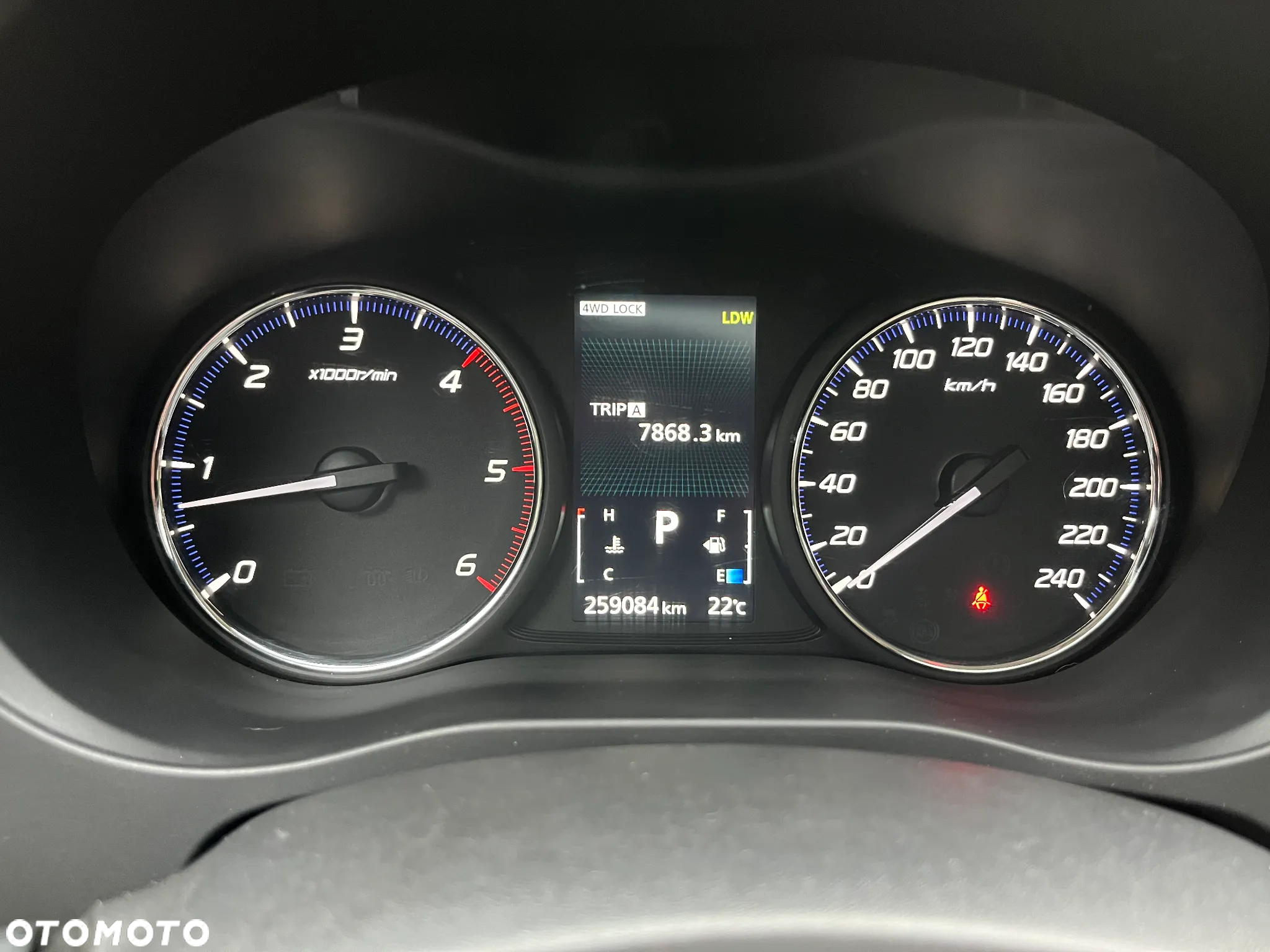 Mitsubishi Outlander - 3