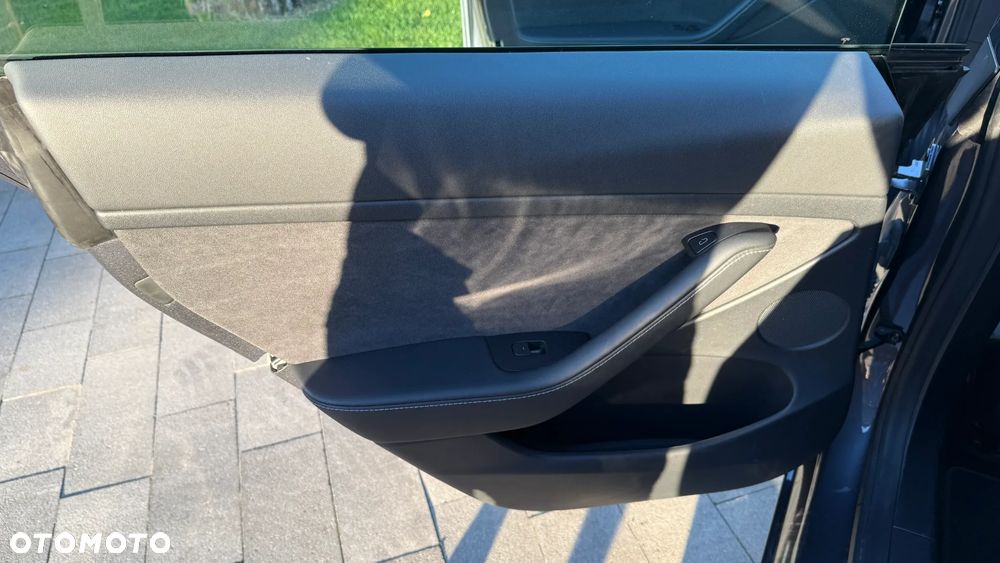 Tesla Model 3 Langstreckenbatterie Allradantrieb Dual Motor - 20