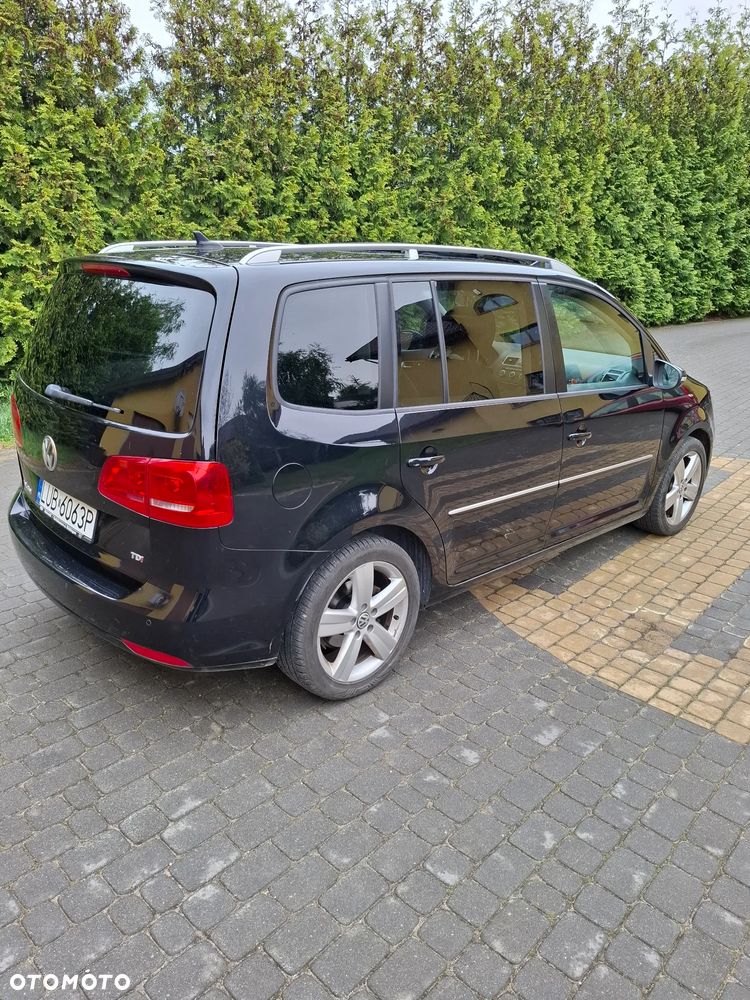 Volkswagen Touran - 4