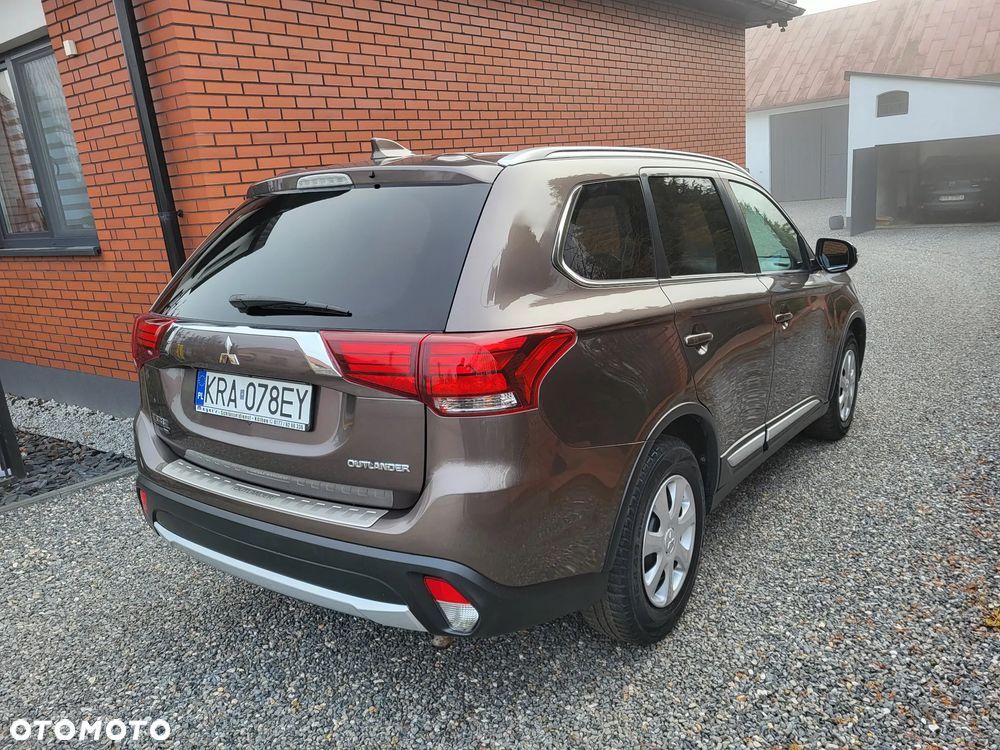 Mitsubishi Outlander - 3