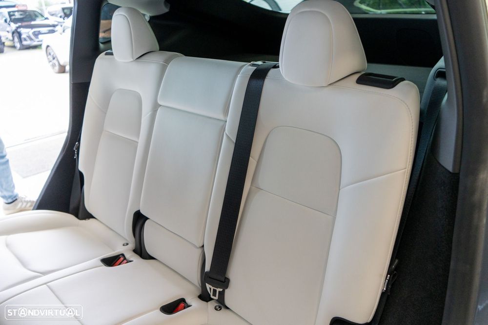 Tesla Model Y Performance Dual Motor AWD - 10