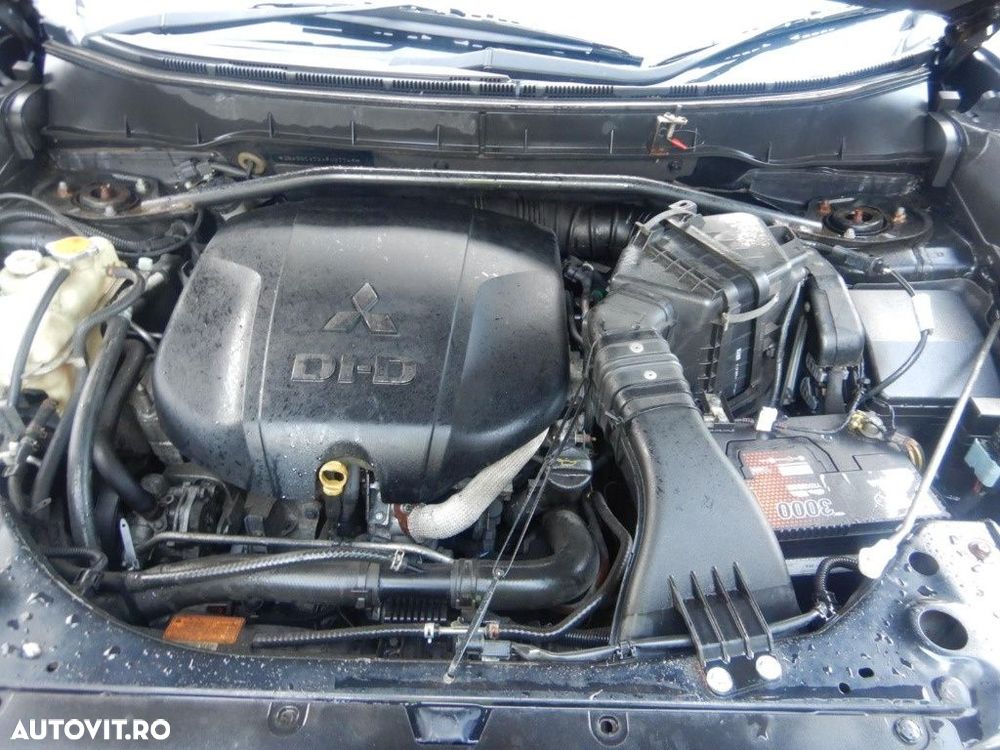 Timonerie Mitsubishi Outlander 2010 SUV 2.2 DIESEL - 2