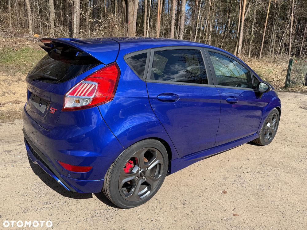 Ford Fiesta 1.6 EcoBoost ST - 17