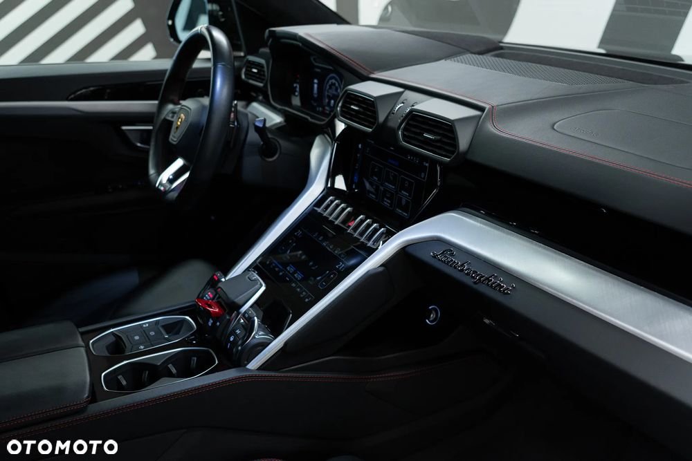 Lamborghini Urus - 33