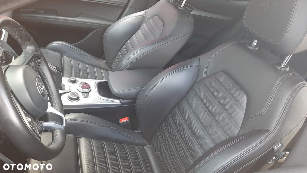 Alfa Romeo Stelvio 2.0 Turbo Veloce Q4 - 6