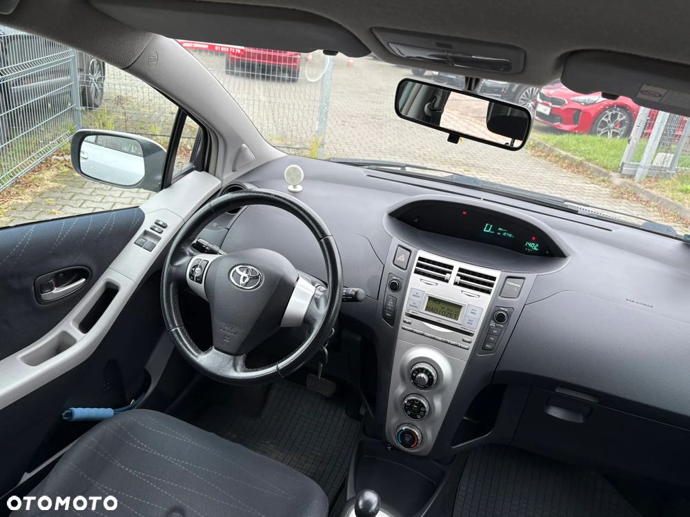 Toyota Yaris 1.3 Sol MM - 19