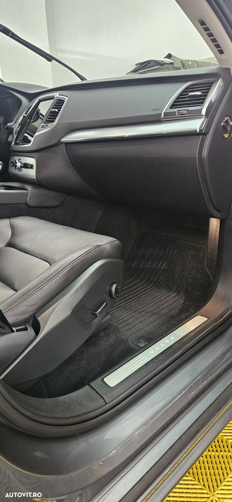 Volvo XC 90 - 21