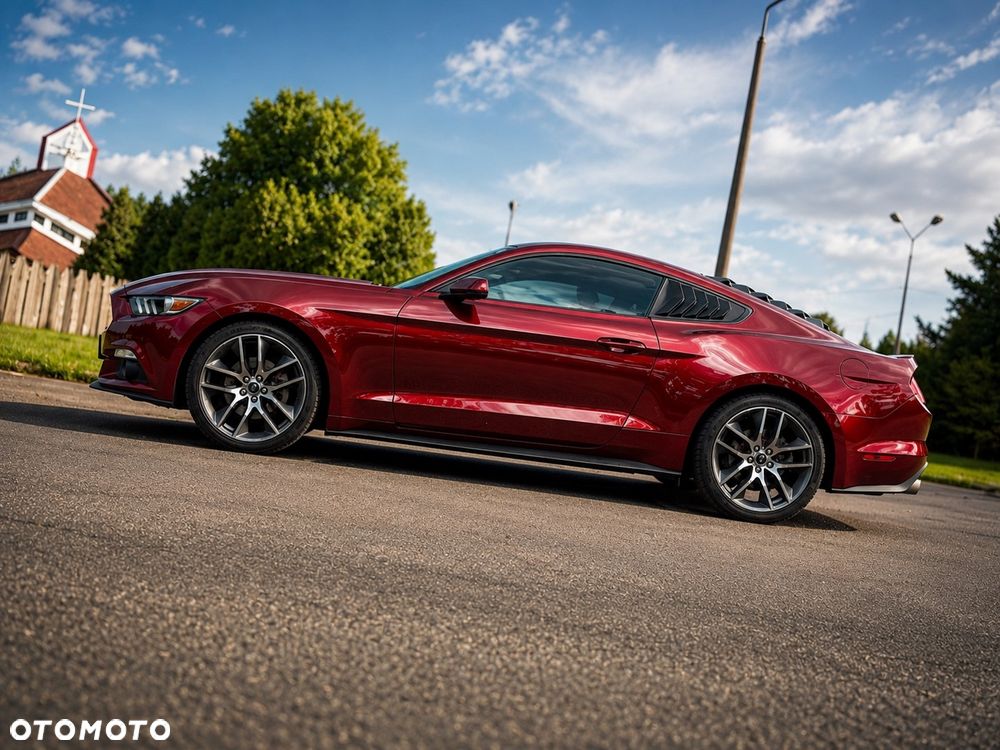 Ford Mustang - 4