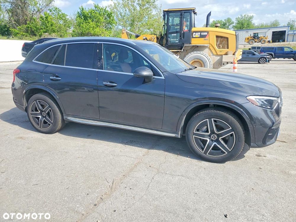 Mercedes-Benz GLC 300 4Matic 9G-TRONIC AMG Line Advanced - 2