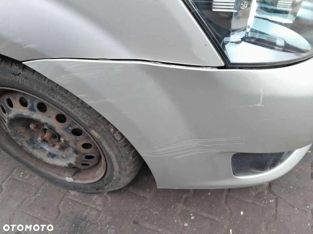 Zderzak przedni TOYOTA Corolla Verso II lift 06-09r. 1C0 - 5