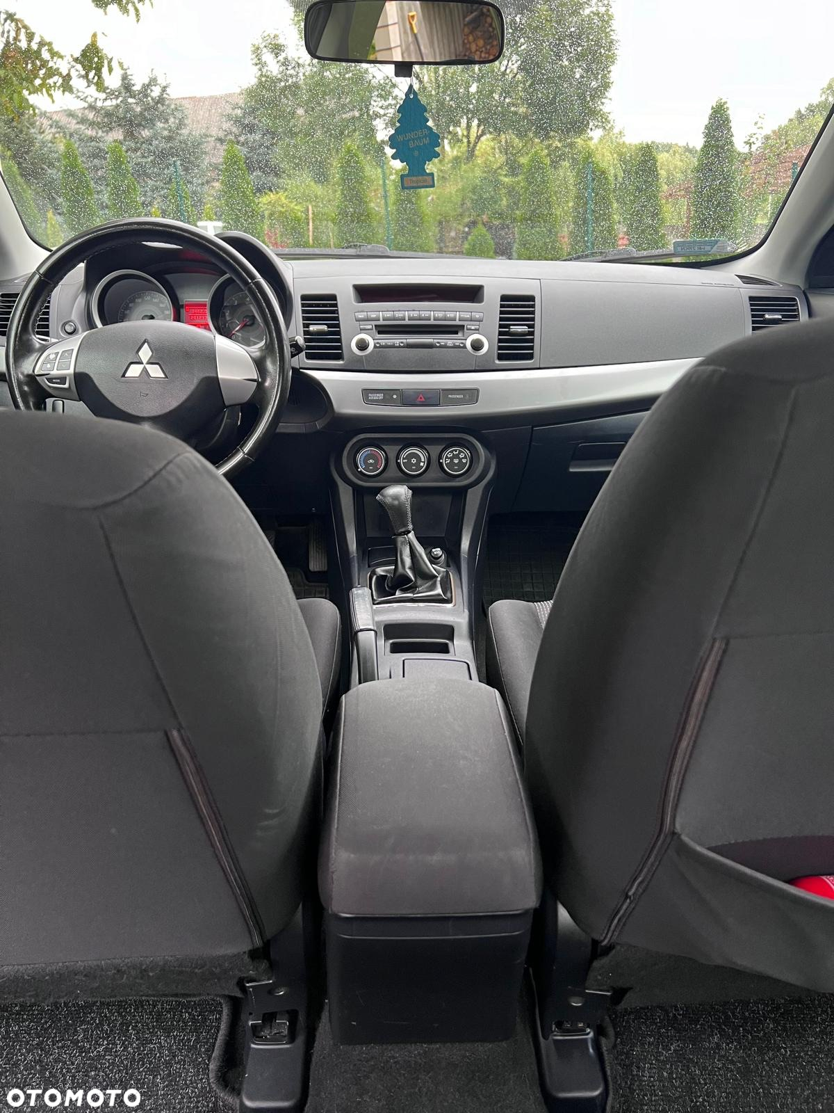 Mitsubishi Lancer - 27