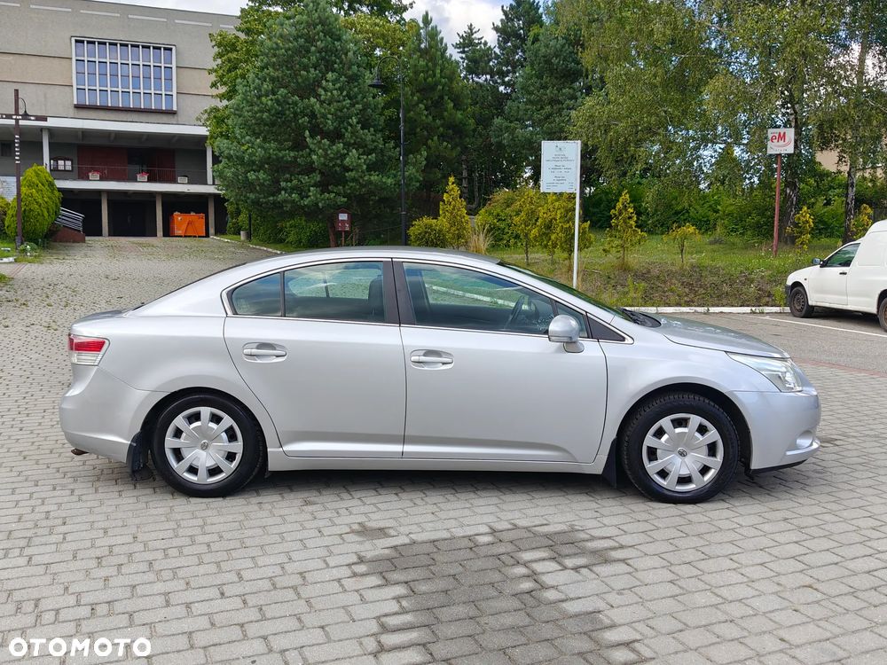 Toyota Avensis 2.0 D-4D Premium - 3