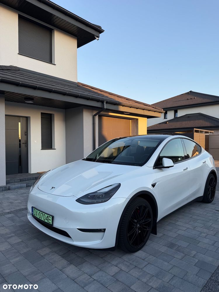 Tesla Model Y Performance AWD - 2
