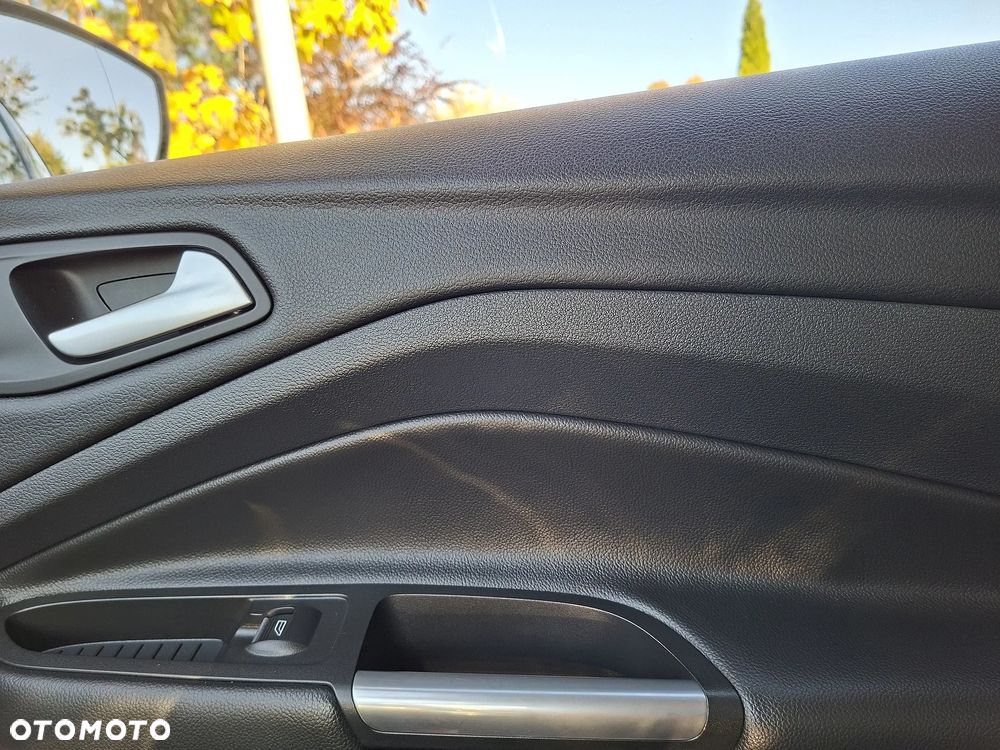 Ford Kuga 1.5 EcoBoost 2x4 Titanium - 12
